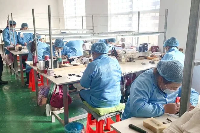 Lashestar production floor and workstations